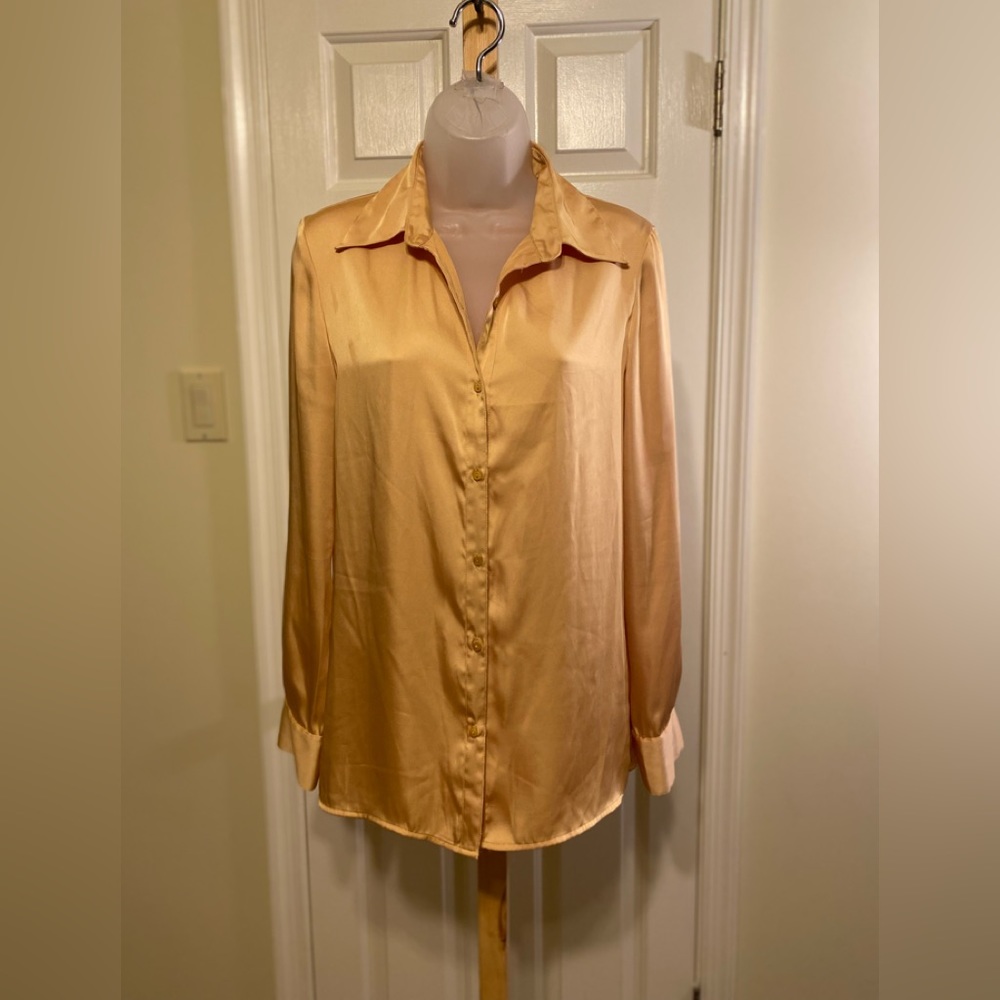 Jaclyn Smith - Woman’s gold color silky button down shirt, Size: S
